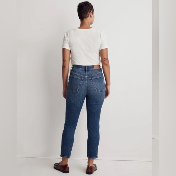 Madewell The Curvy Perfect Vintage Jean in Manorford Wash: Instacozy Edition 31 - Picture 13 of 15